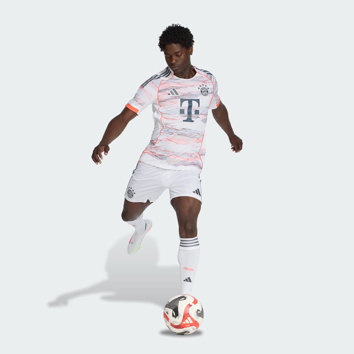 FC Bayern 25/26 Away Shorts - Image 3