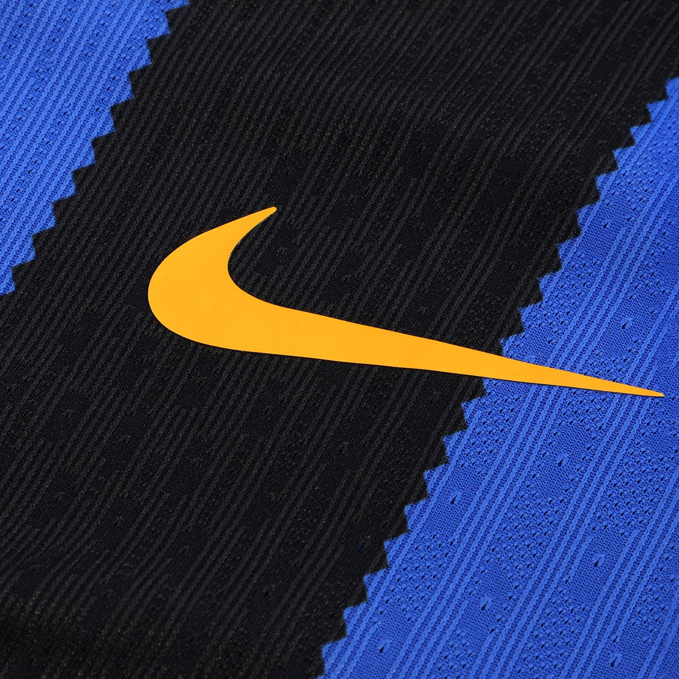 Men's Authentic Nike Inter Milan Home Jersey 26/27 - Image 5
