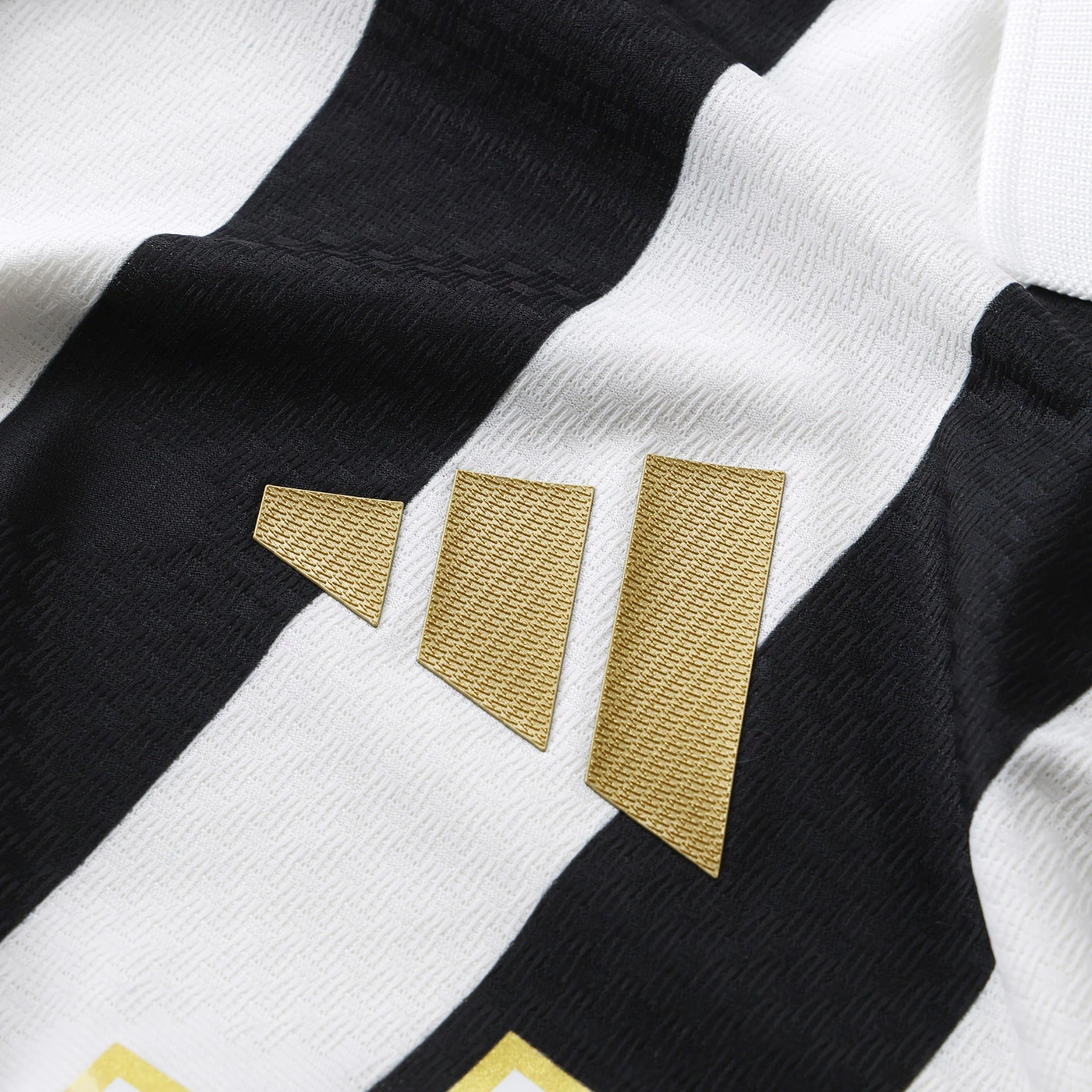 Men's Authentic adidas Juventus Home Jersey 26/27 - Image 9